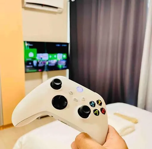 One Uptown 2-bed 1br W/xbox, Netflix In Bgc * Manila