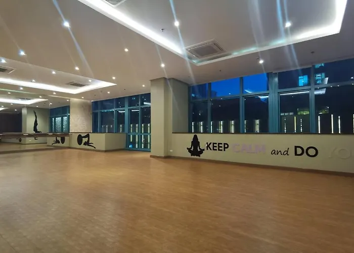 One Uptown 2-bed 1br W/xbox, Netflix In Bgc *