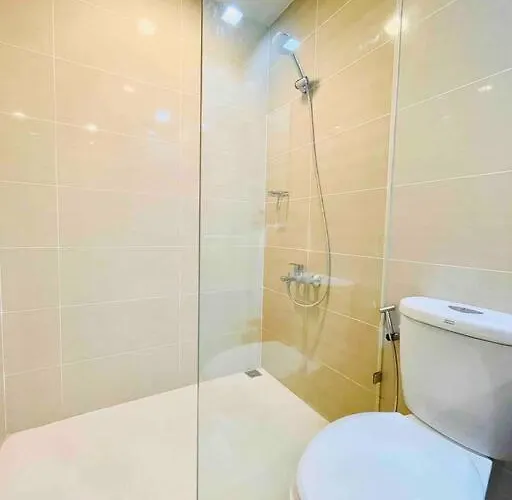 One Uptown 2-bed 1br W/xbox, Netflix In Bgc * Manila