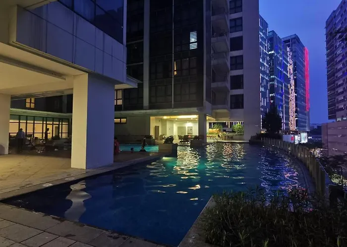 One Uptown 2-bed 1br W/xbox, Netflix In Bgc Manila