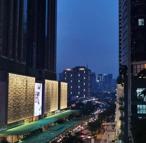 One Uptown 2-bed 1br W/xbox, Netflix In Bgc Manila